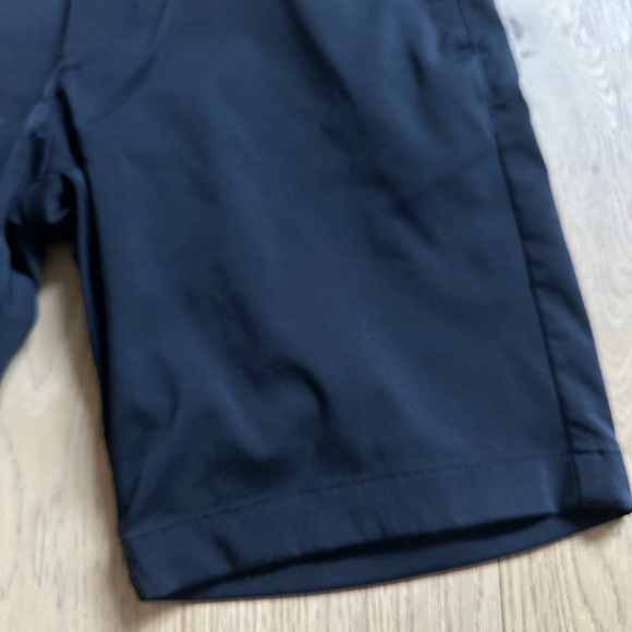 Theory Navy Ascend Tech Shorts Size 30 - Picture 6 of 7